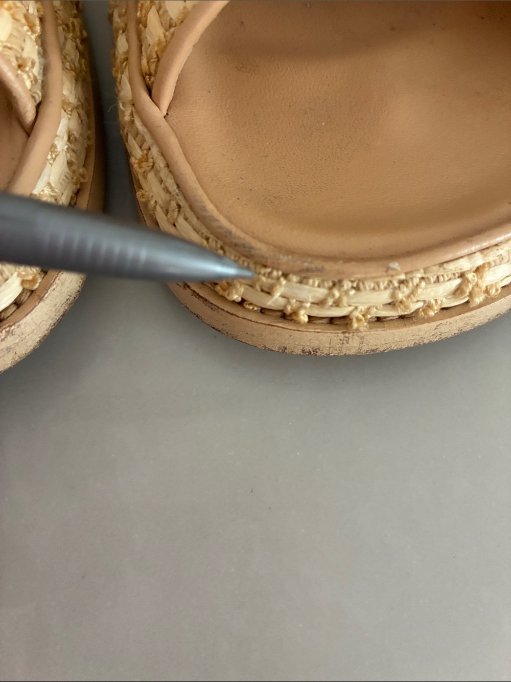 CHANEL sz EU42 raffia Dad Sandals in beige with pearl CC adornment (gently worn) - Picture 9 of 9